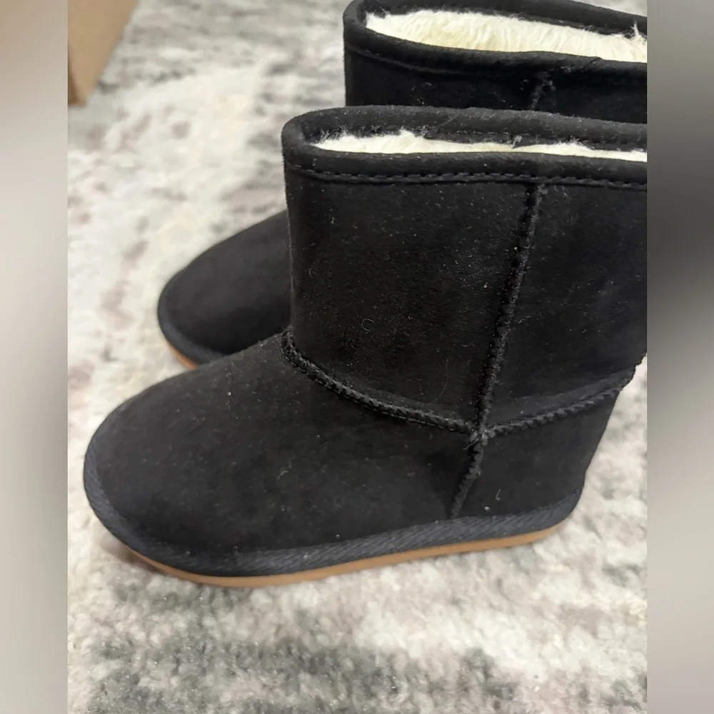Old Navy Toddler Girls Black Kids Boots with Cream Lining size 8